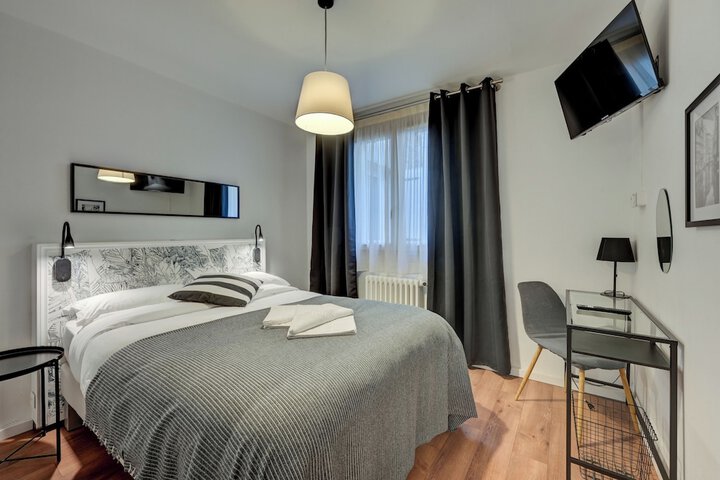 Room 12 of 48