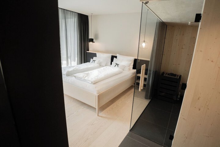 Room 26 of 162