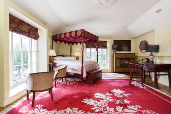 Room 13 of 54
