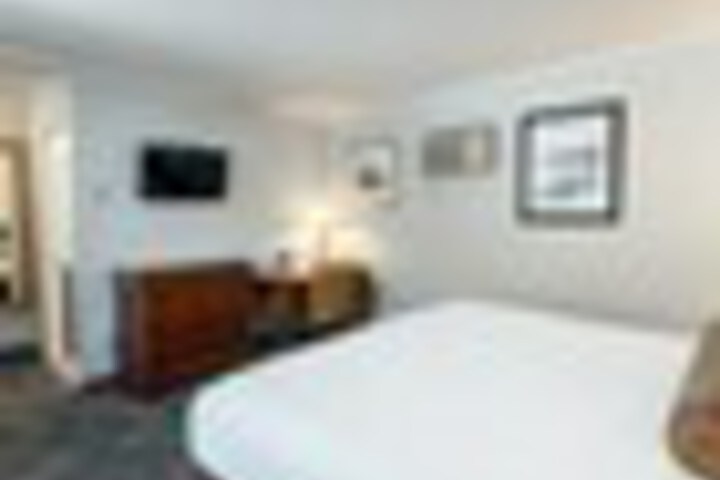 Room 41 of 549
