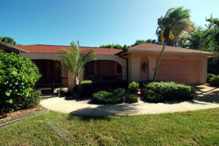 Photo of East Rocks Retreat by RedAwning