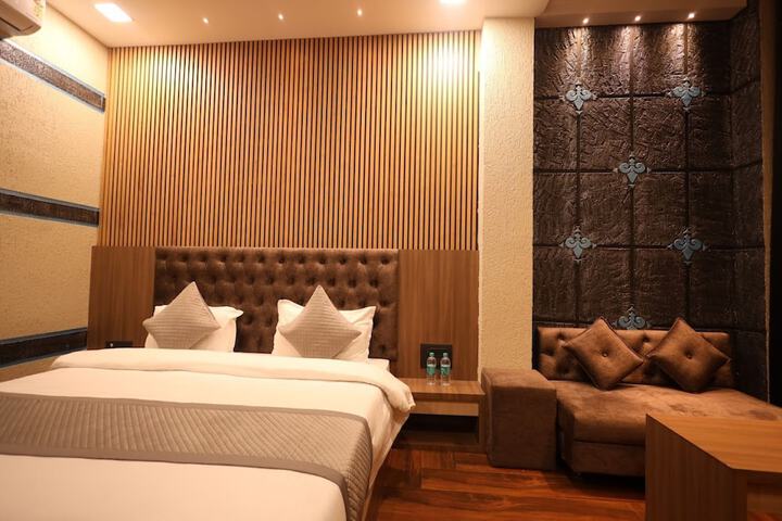 Room 4 of 23