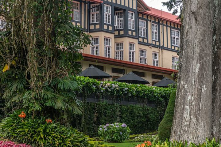 Hotel Exterior 96 of 104