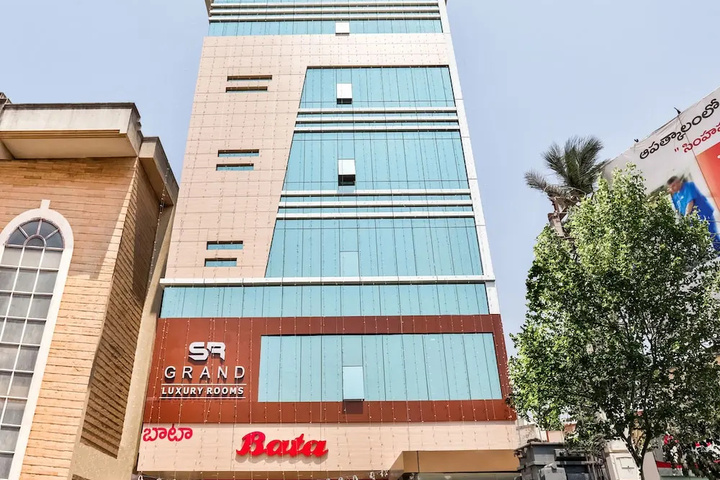OYO 40762 Sr Grand