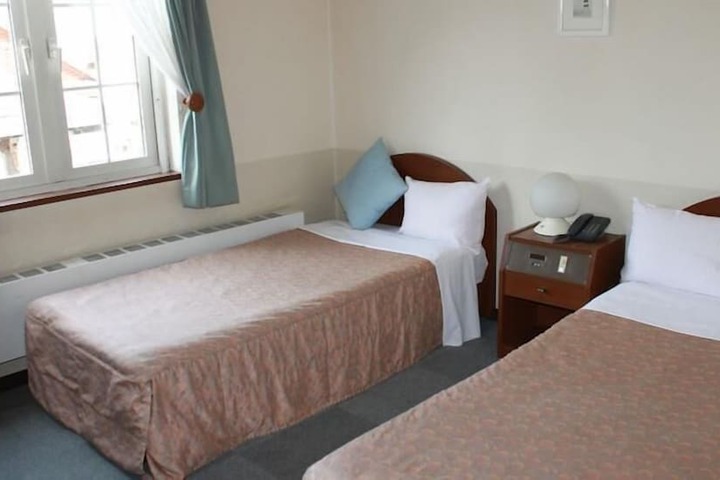 Room 2 of 21