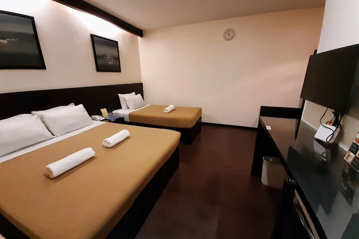 Room 7 of 19