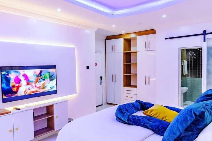 Room 2 of 47
