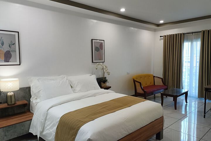 Room 4 of 20