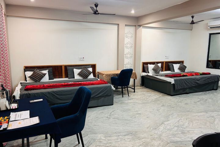 Room 7 of 77
