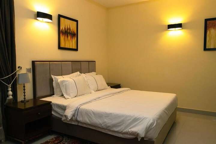 Room 3 of 34