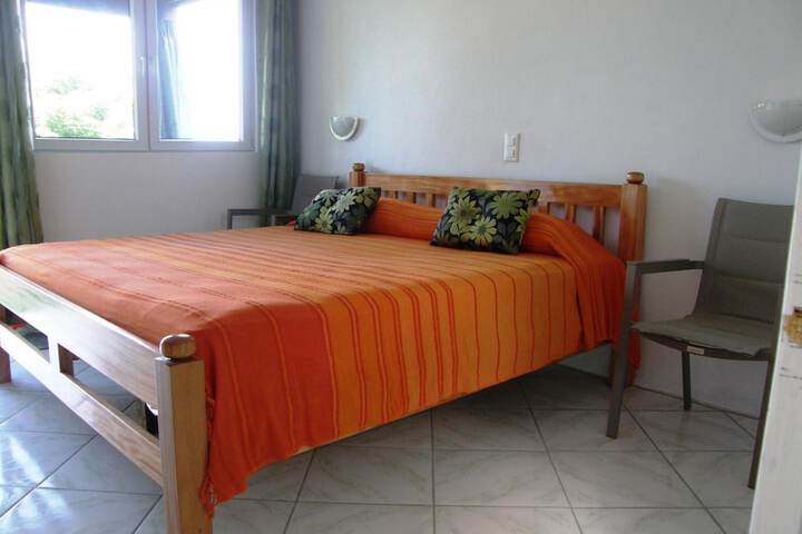 Room 13 of 70