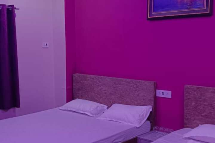 Room 25 of 28