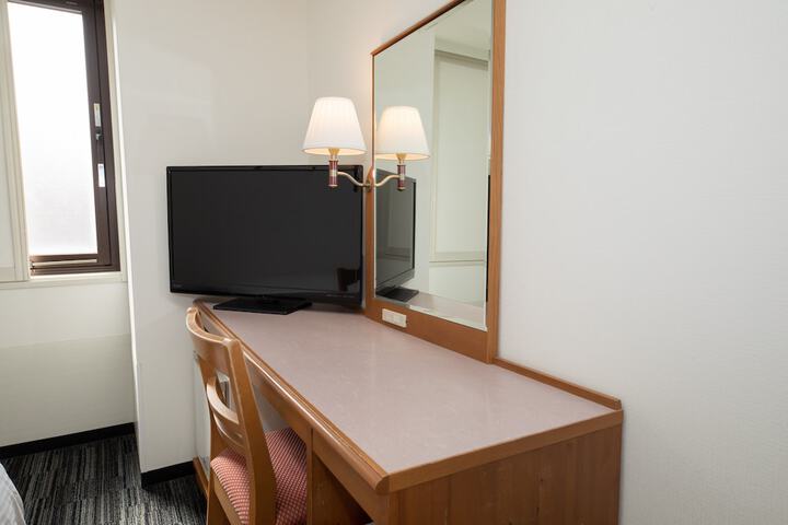 Room 6 of 22