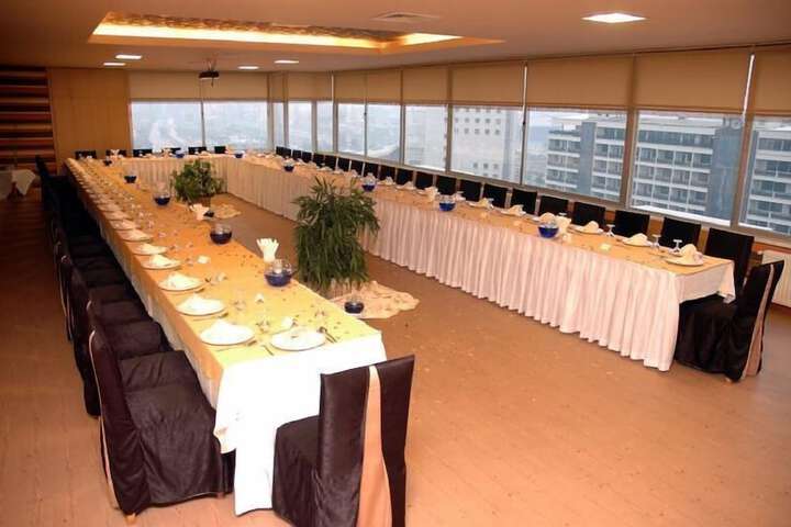Banquet hall