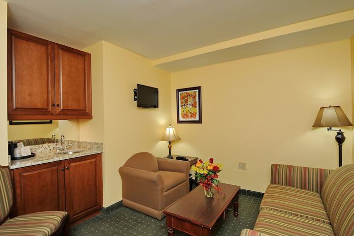Room 14 of 36