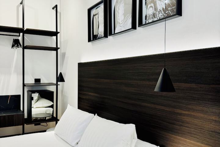 Room 14 of 33