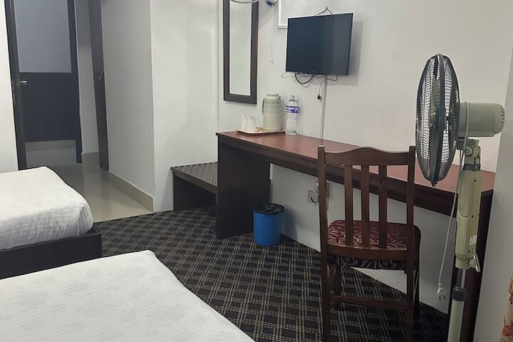 Room 25 of 93