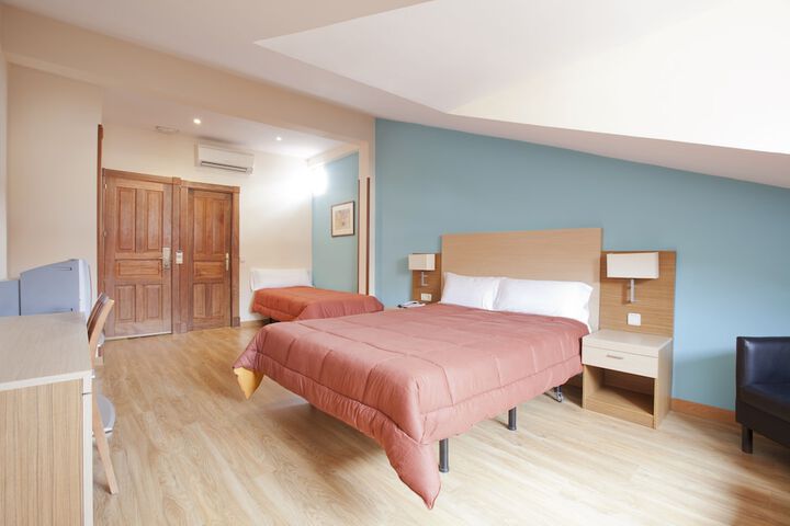 Room 4 of 43
