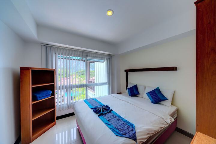 Room 7 of 33