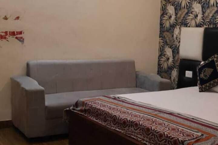 Room 8 of 15