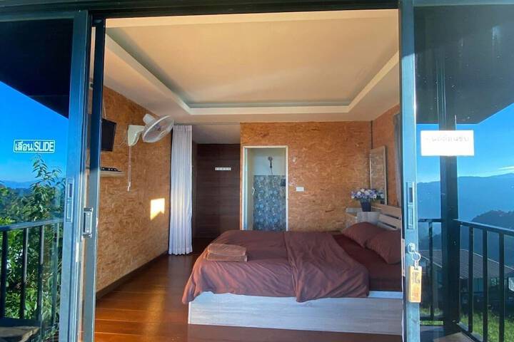 Room 37 of 105