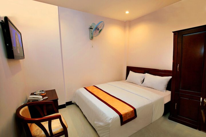 Room 18 of 35