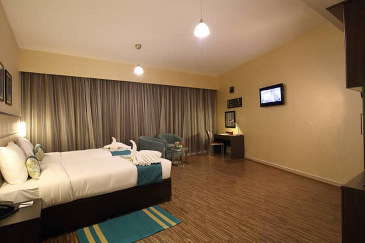 Room 4 of 27