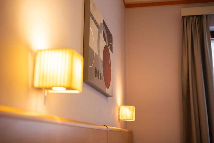 Room 23 of 104