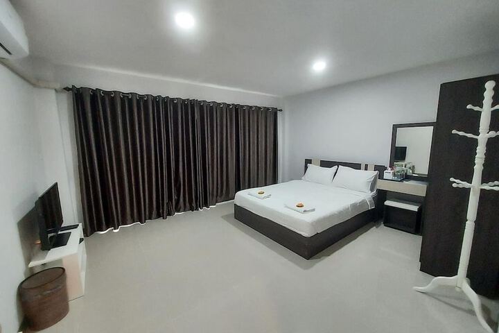 Room 10 of 50