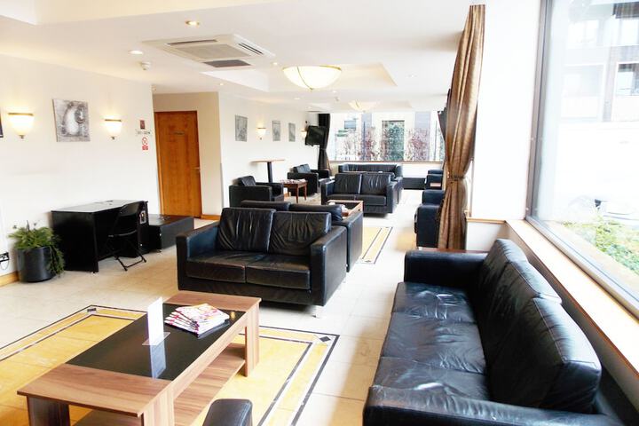 Guest Lobby