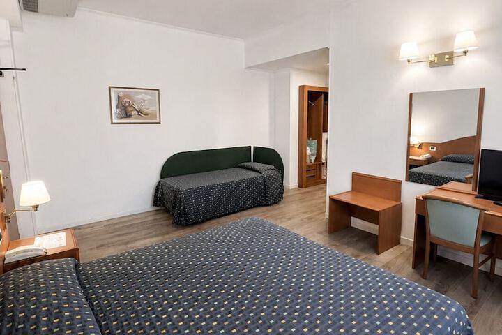 Room 21 of 47
