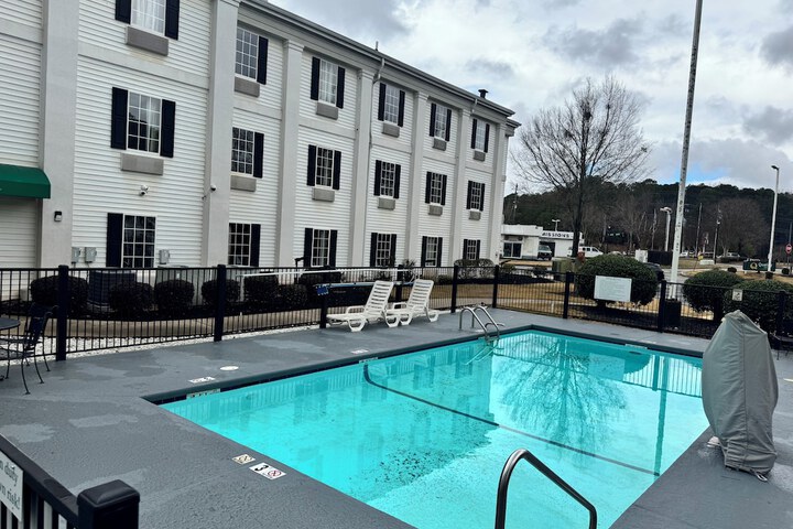 Pool Hotel