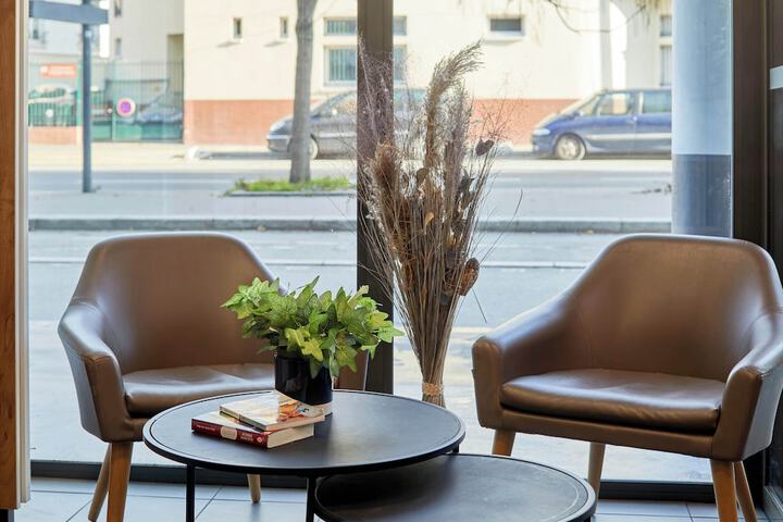Guest Lobby