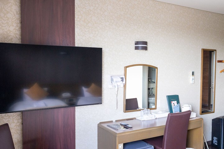 Room 13 of 62