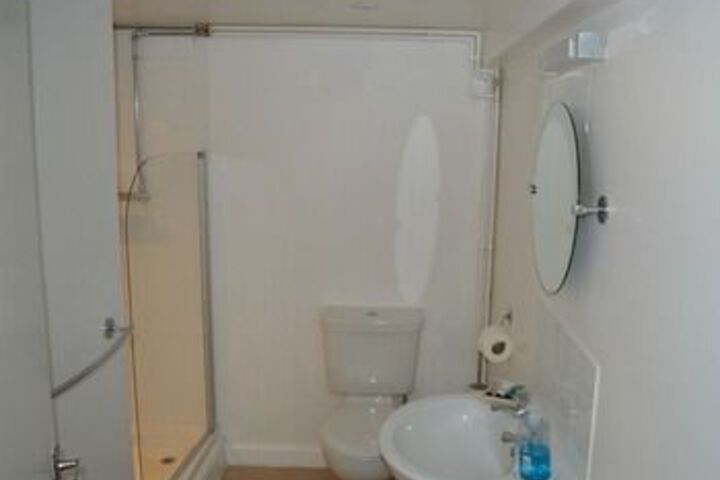 Room 5 of 49