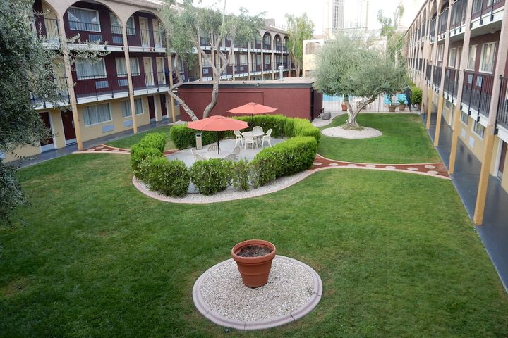 Hotel Exterior 126 of 138