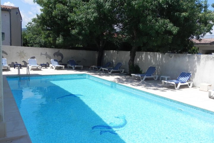 Pool 34 of 42