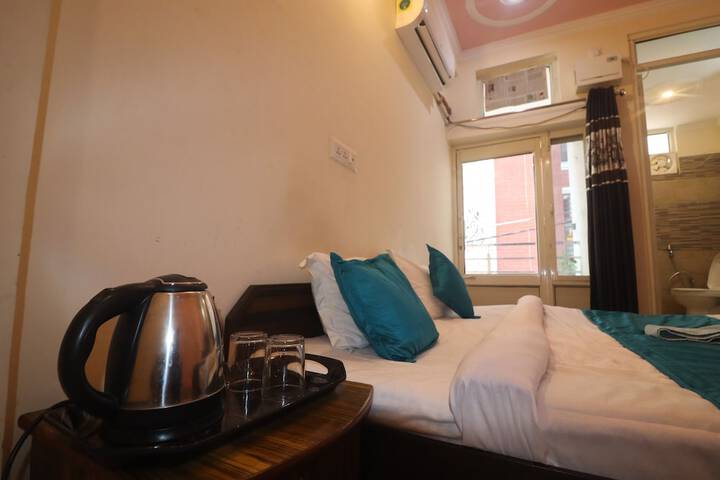 Room 12 of 46