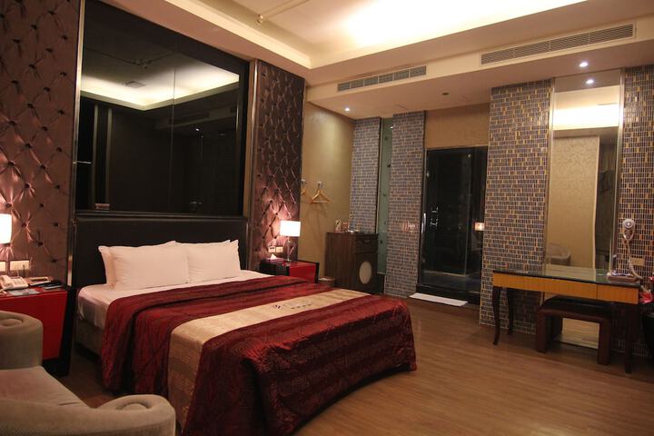 Room 14 of 56