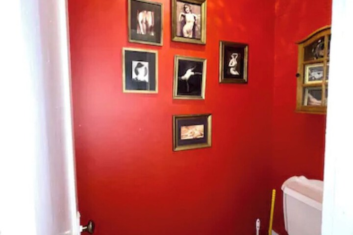 Room 32 of 78