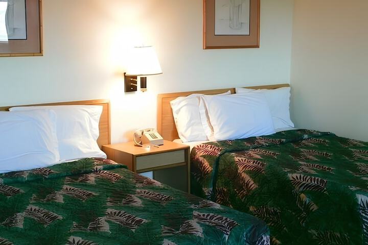 Room 4 of 13