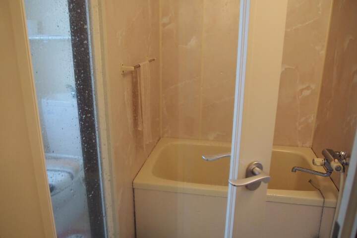 Room 16 of 46