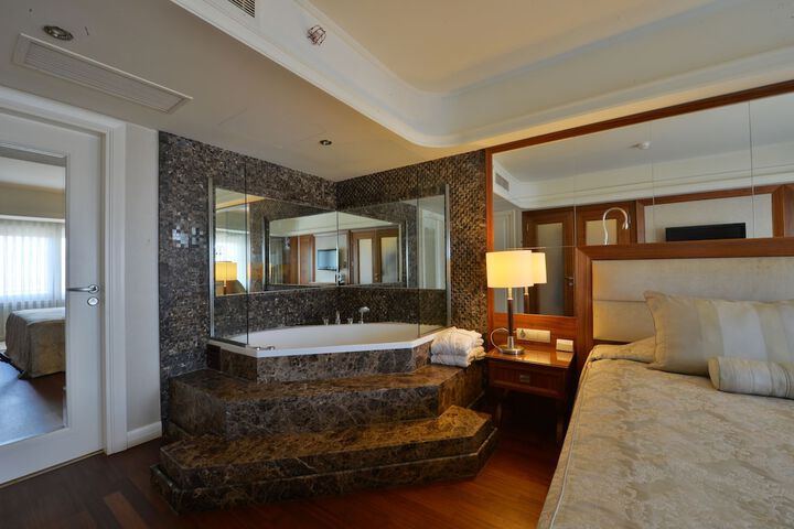 Room 17 of 57