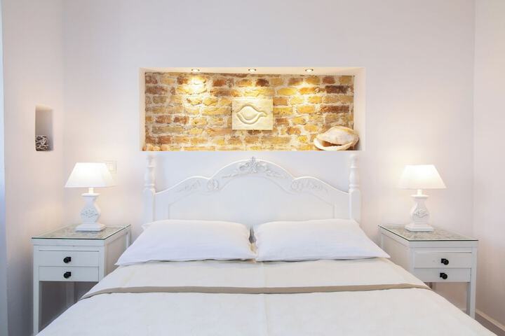Room 4 of 56