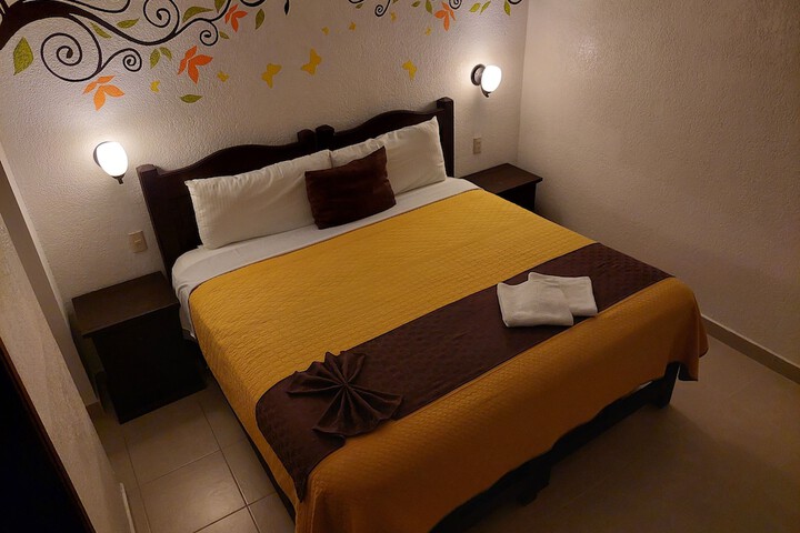 Room 25 of 40