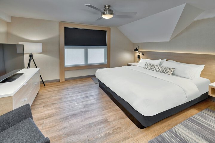 Room 4 of 56