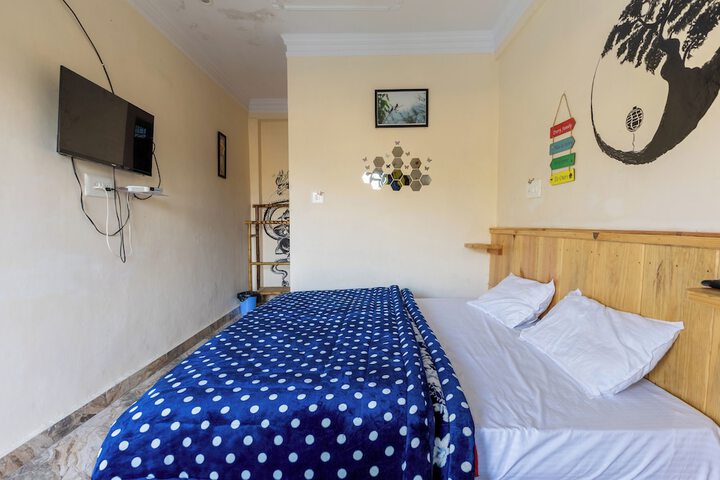 Room 5 of 33