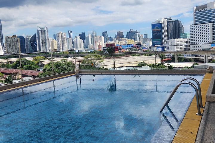Pool 106 of 195