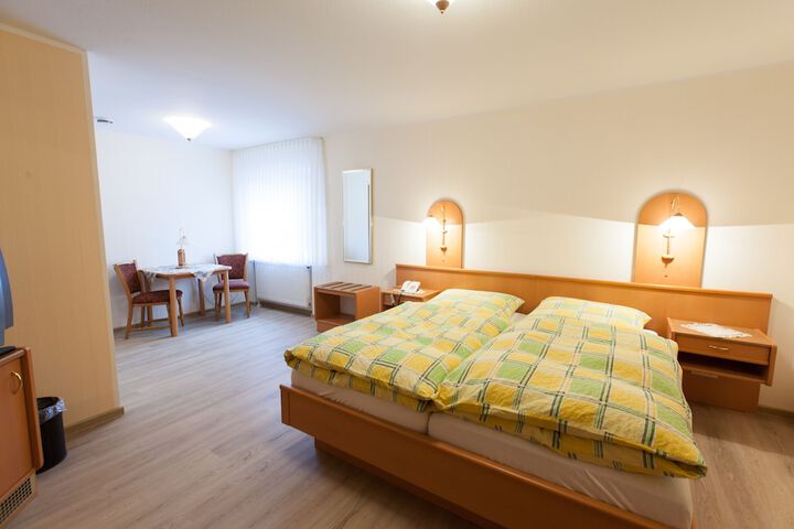 Room 8 of 92