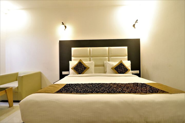Room 8 of 37